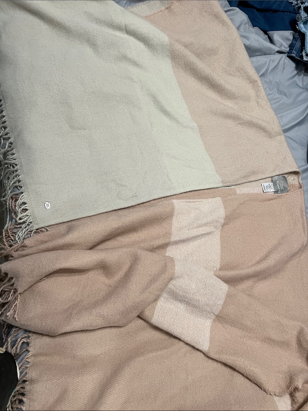 Soia & Kyo Two-Tone Cream and Light Pink Knit Wrap Cardigan